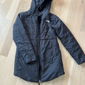 Girls North Face Reversible Mossbud swirl parka size L (14-15)